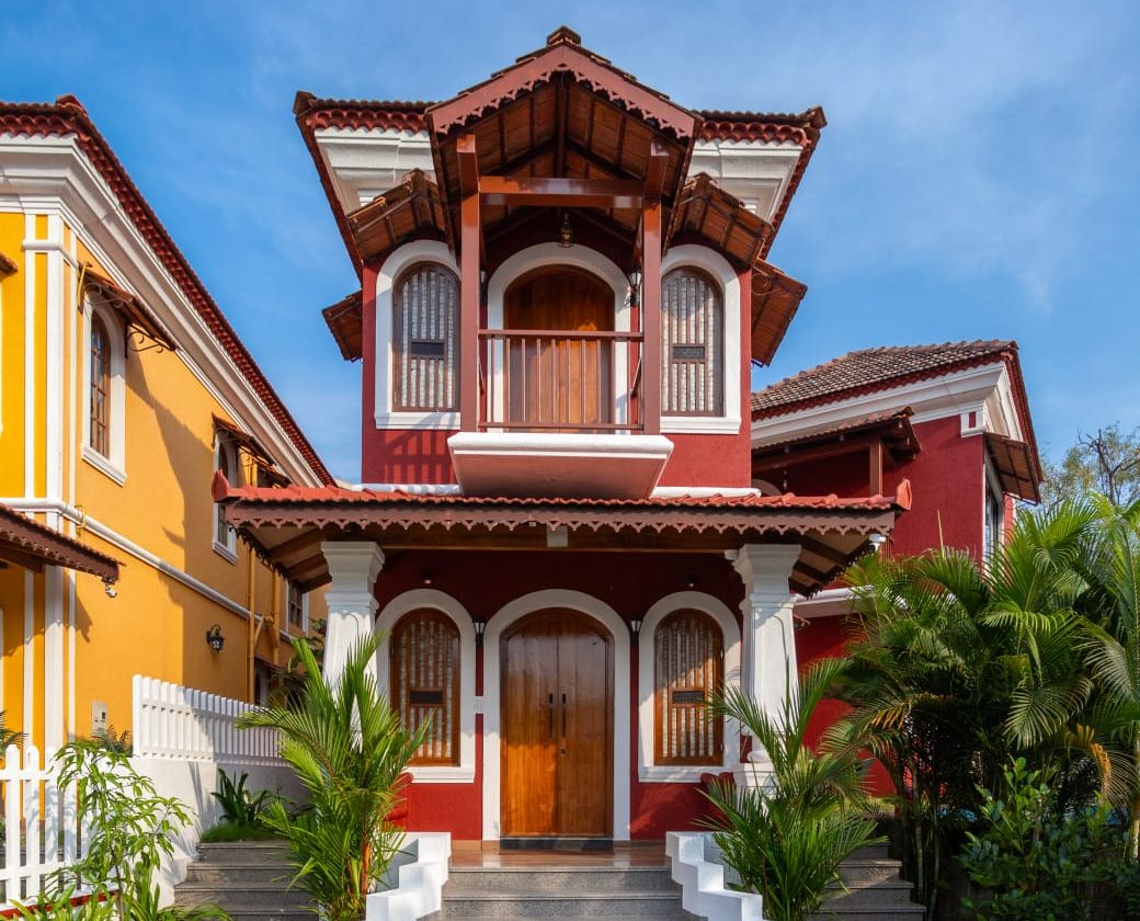 Casa de Leracon villa exterior at dusk